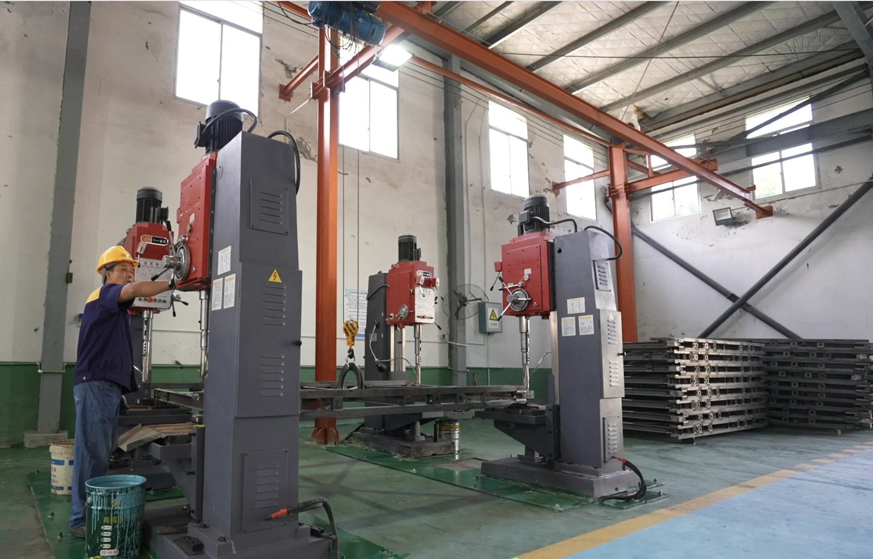 Post-weld CNC drilling and hole calibration at the Hexin workshop