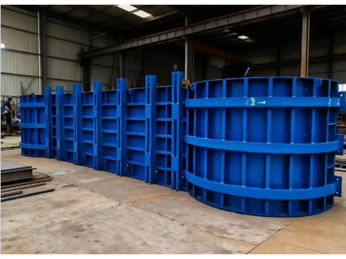 Tie-beam steel formwork